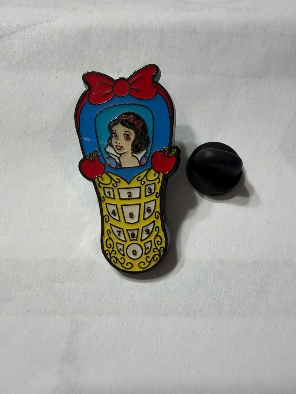 Loungefly disney Snow White phone Enamel Pin - Yellow & Blue
